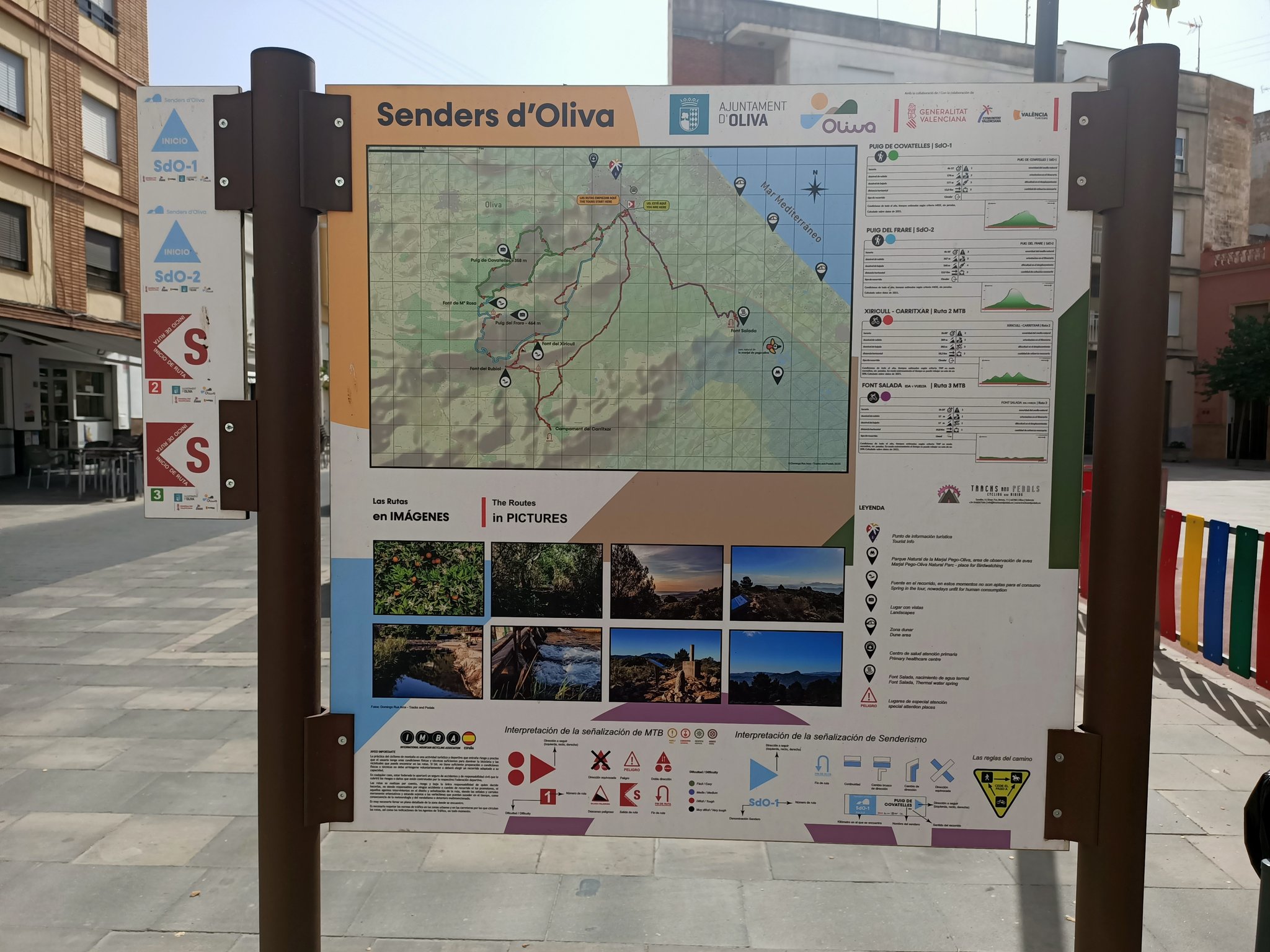 El panell informatiu de l'ajuntament d'Oliva (Fotografia: @truitesambceba)