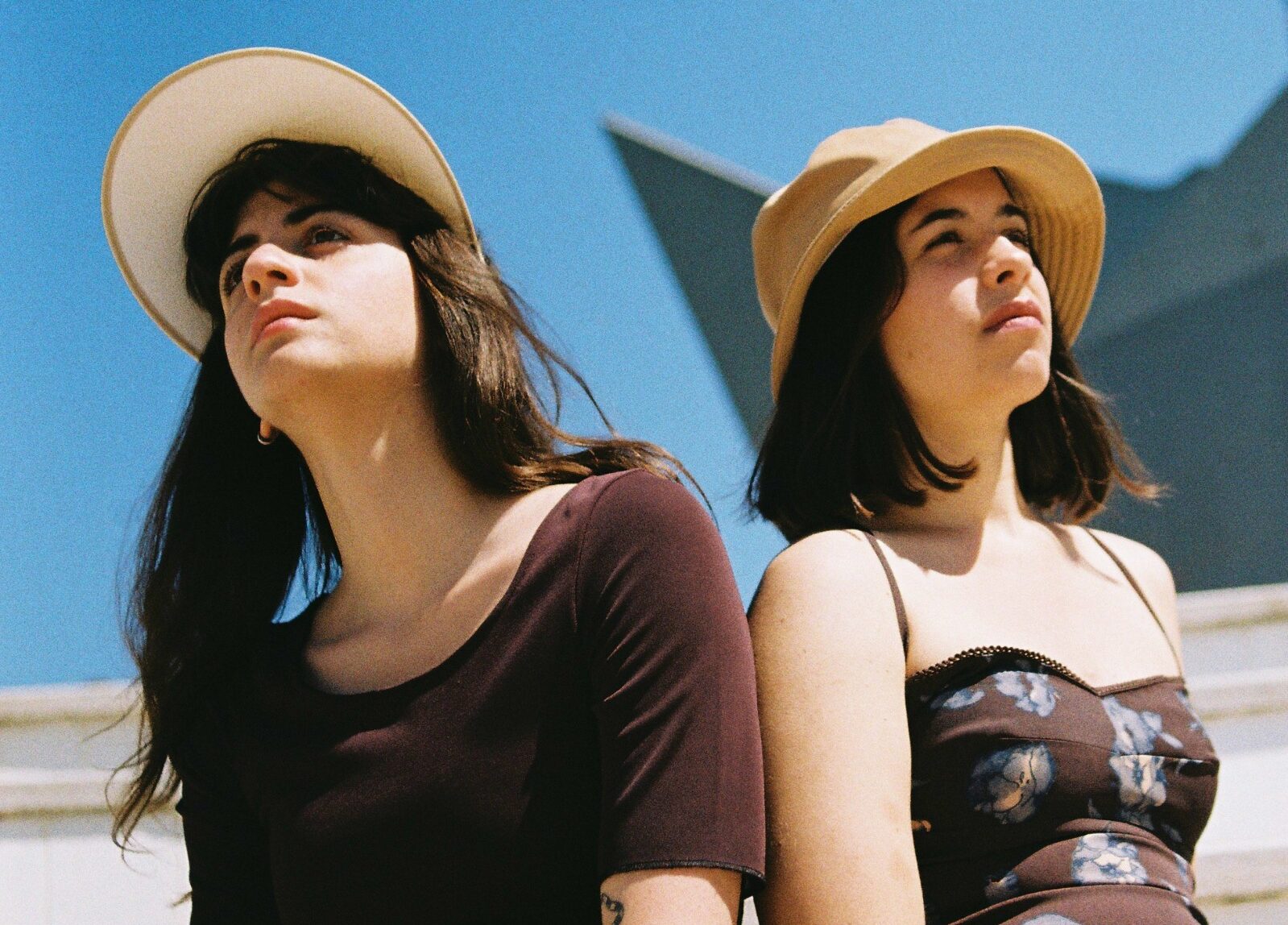 Marta Torrella (esquerra) i Helena Ros (dreta). Fotografia: Duna Vallès i Clàudia Torrents.