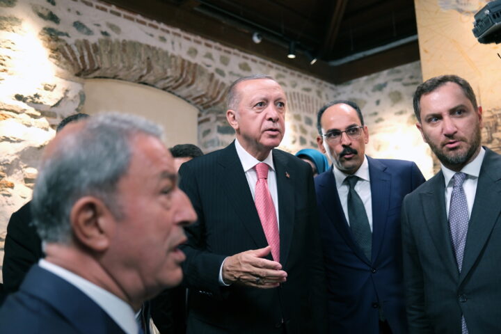 El president de Turquia, Recep Tayyip Erdogan, durant la trobada (Fotografia: EFE/EPA/Sedat Suna)