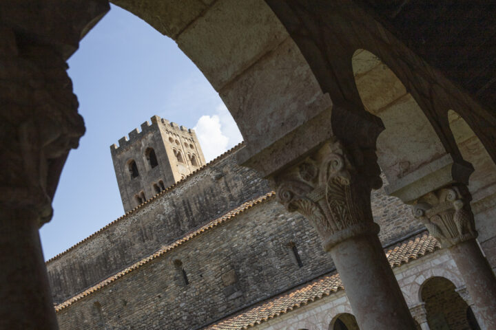 Monestir romànic de Sant Miquel de Cuixà, al Conflent (fotografia: Albert Salamé).