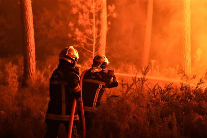 El gran incendi que crema a Gironda (Occitània) d’ençà de dimarts