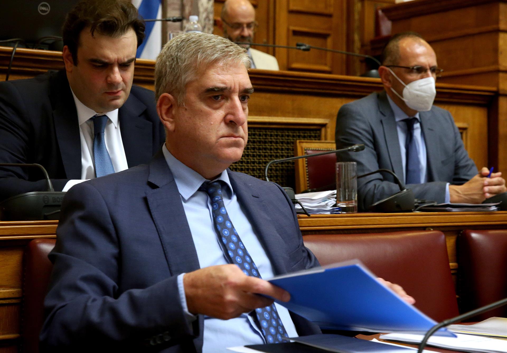 L'ex-cap dels serveis d'intel·ligència grecs, Panagiotis Kontoleon, abans d'informar de l'espionatge al parlament.
