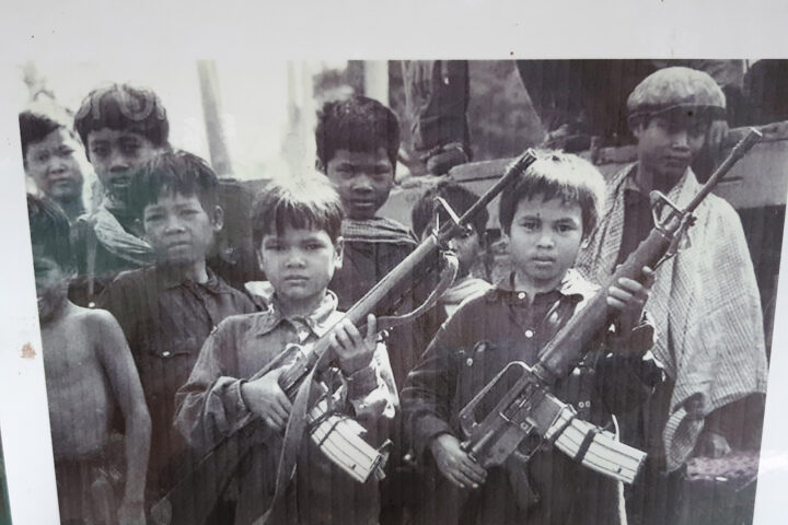 Aki Ra va tenir la primera arma a cinc anys (fotografia: Xavier Montanyà).
