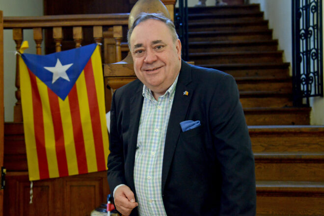 Els polítics catalans destaquen el lideratge de Salmond i en lamenten la mort