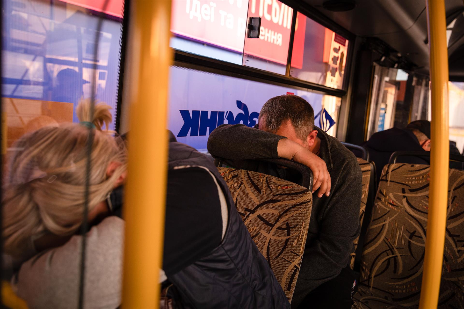 Evacuació de civils a Ucraïna (fotografia: Alex Chan Tsz Yuk / Zuma Press / ContactoPhoto).