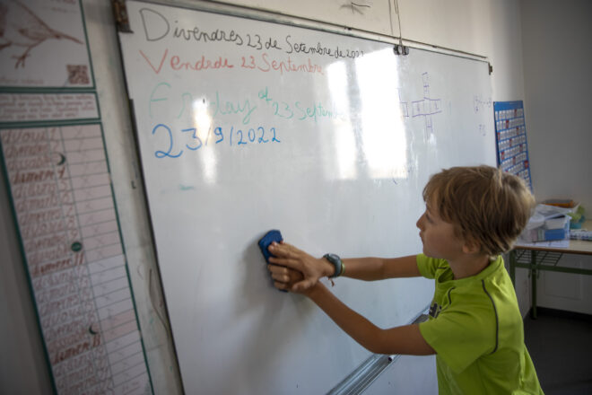 “Tot comença a l’escola, el català també”: la Bressola engega una campanya de suport