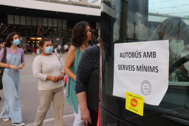 Els conductors d’autobús de TMB convoquen aturades parcials de dues hores de manera indefinida a partir del 17 d’octubre