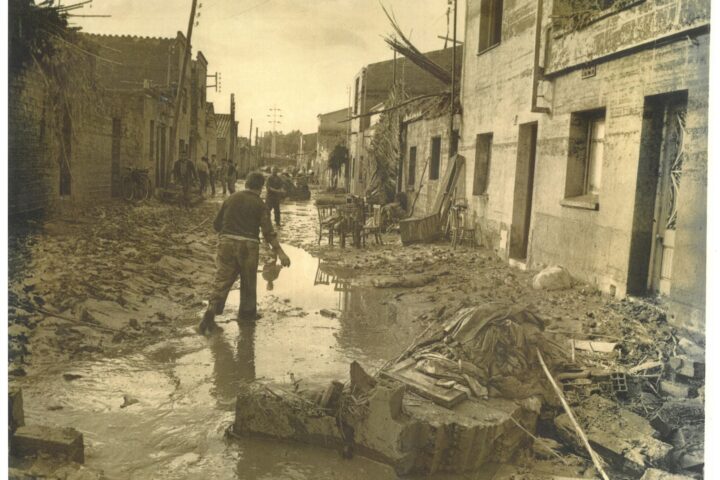 Fotografia del barri d'Ègara, uns dels més afectats de la ciutat.