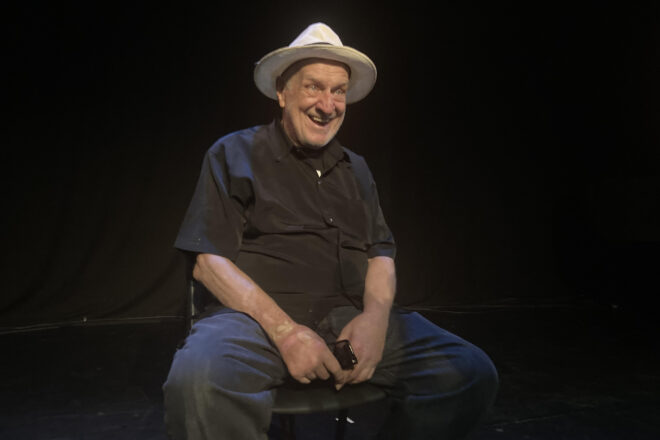 Jango Edwards: “Em diverteixo morint-me, és un gran paper per a interpretar”