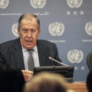 Lavrov amenaça amb l’arma nuclear per a defensar les cinc regions annexades d’Ucraïna