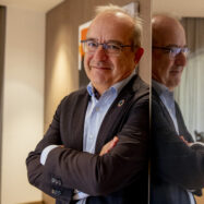 Joan Cavallé: “A la Caixa d’Enginyers, el 2017 teníem previst de poder pagar els rebuts des de fora d’Espanya”