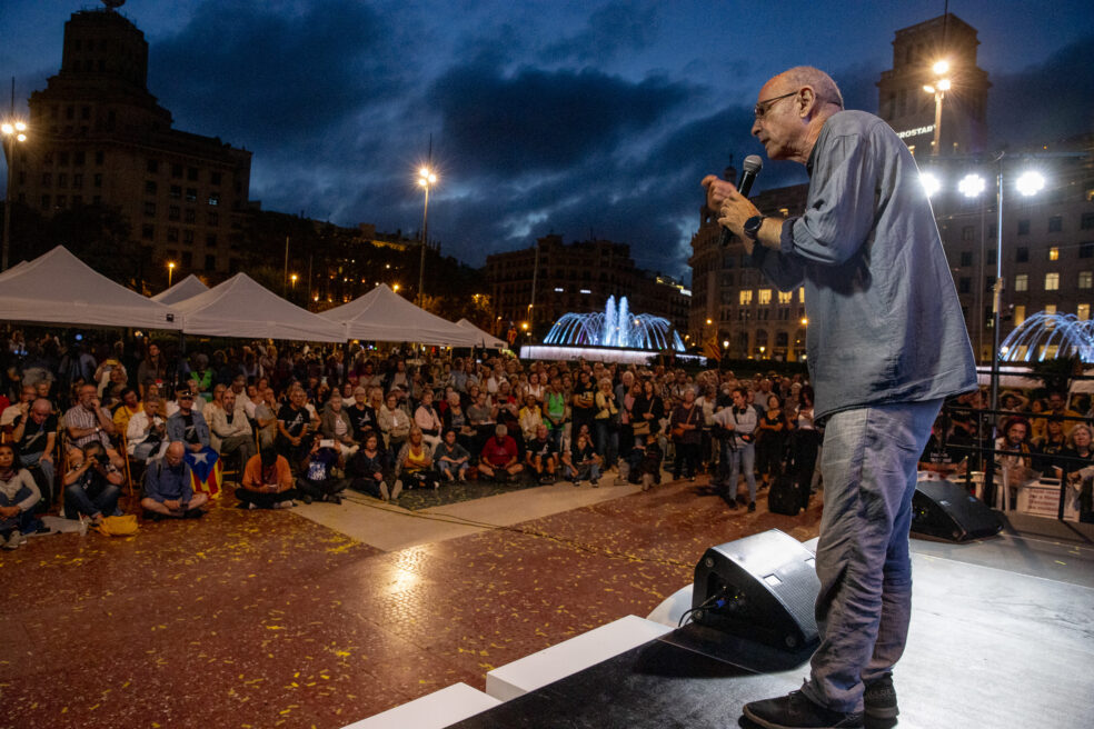 [VÍDEO] Lluís Llach: “És una vergonya tenir un govern autonomista votat per independentistes”