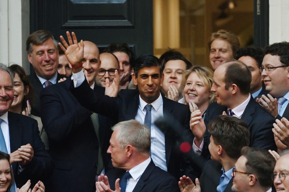 Qui és Rishi Sunak, el primer ministre britànic més ric que el rei d’Anglaterra?