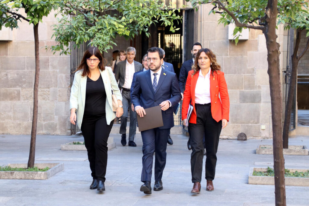 Aragonès trasllada als consellers que vol que el govern de coalició continuï