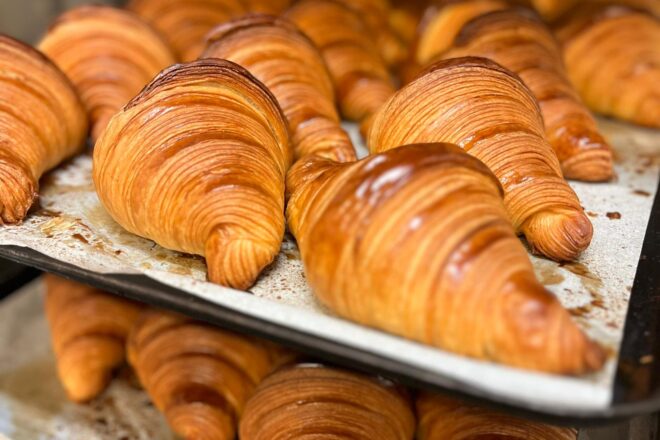Els secrets del laboratori de la pastisseria Canal de Barcelona, on es fa el millor croissant