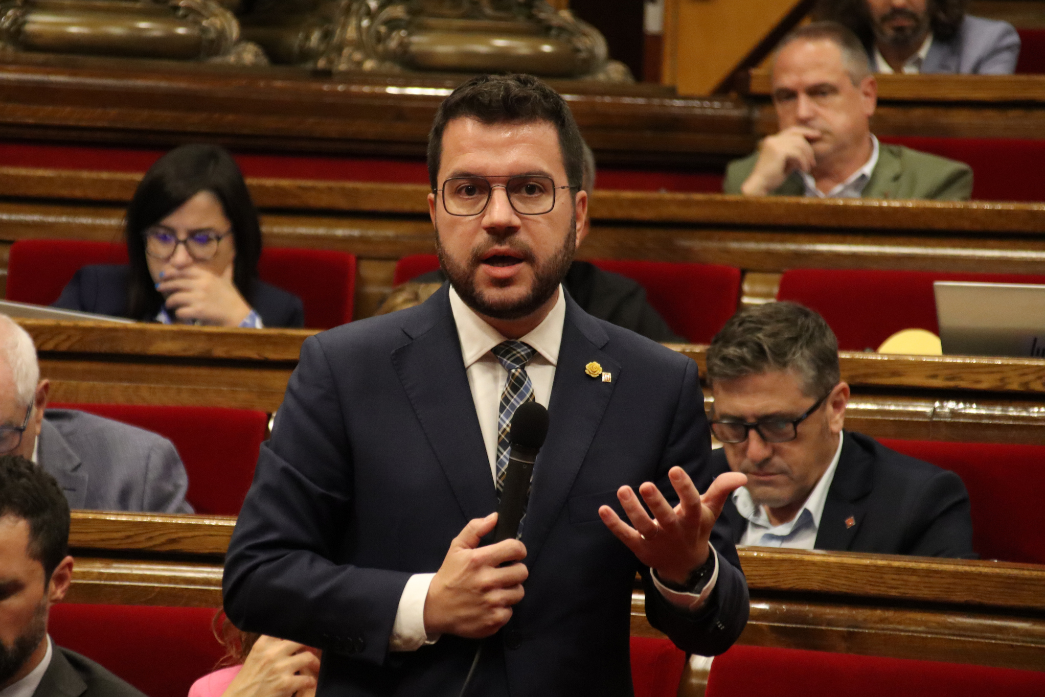 El president de la Generalitat, Pere Aragonès, intervenint en la sessió de control (fotografia: ACN/Mariona Puig)