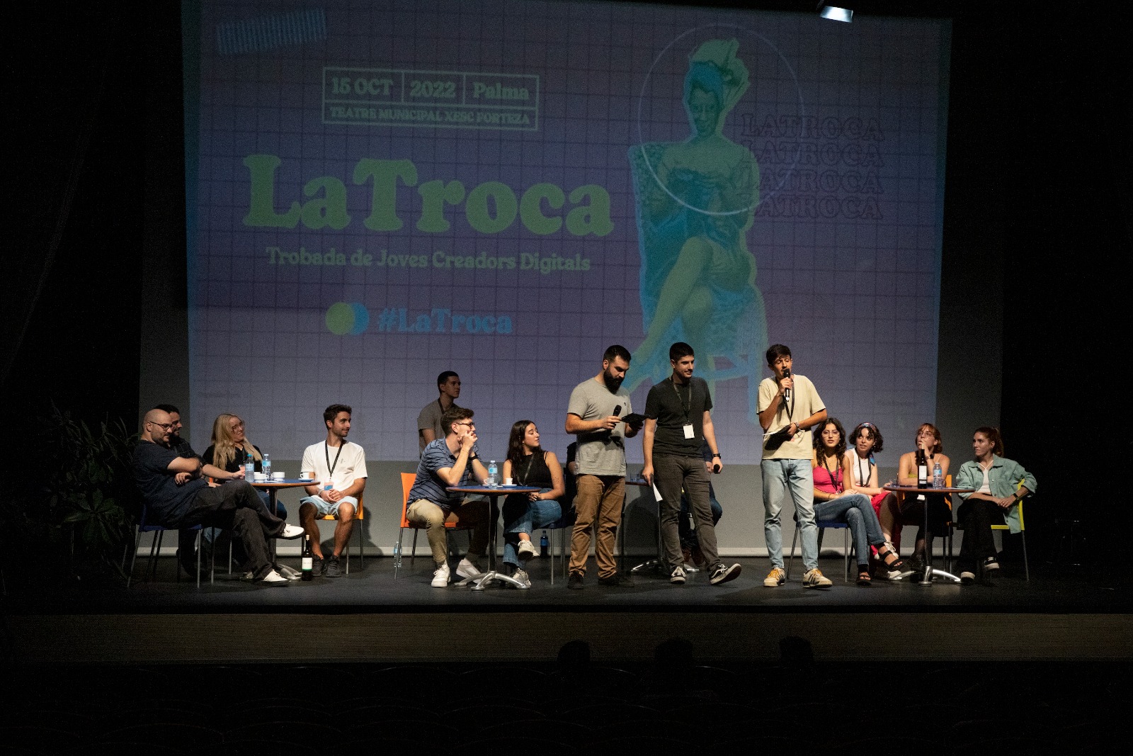 Un moment de la trobada dels joves creadors de continguts en català per a les xarxes socials (fotografia: Martí Gelabert)