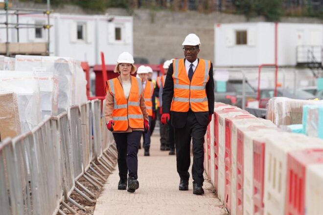 Liz Truss destitueix el ministre d’Economia, Kwasi Kwarteng
