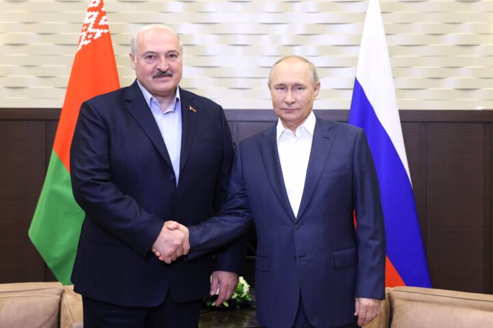 Els presidents de Bielorússia i Rússia, Alexander Lukahenko i Vladimir Putin, respectivament (fotografia: Kremlin/DPA)