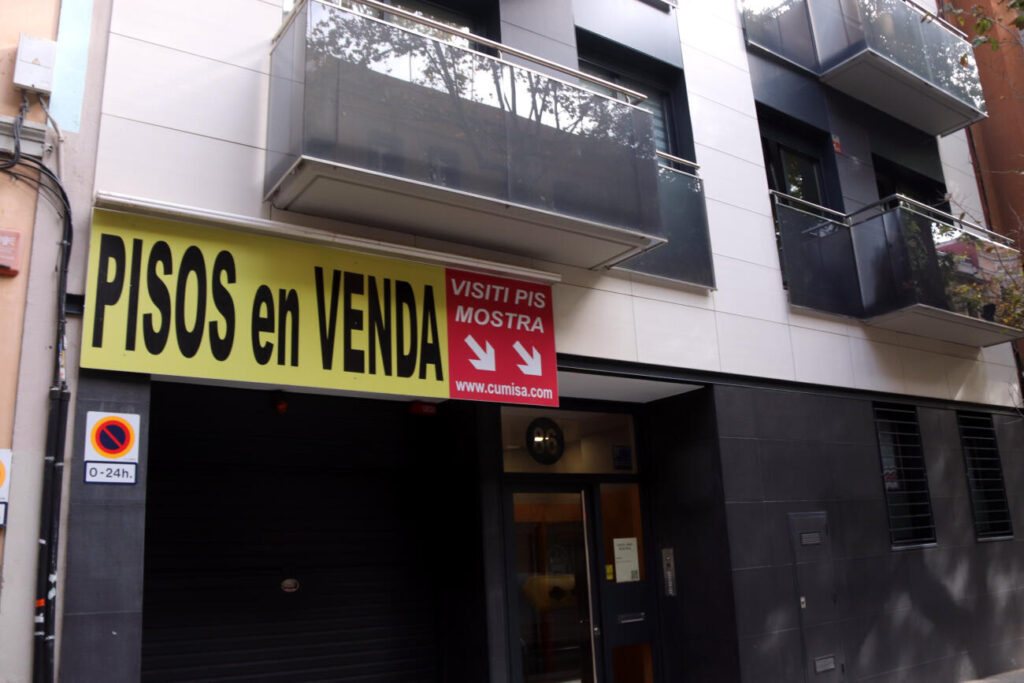 Creixen les hipoteques, pugen les compra-vendes i s’enlairen els preus