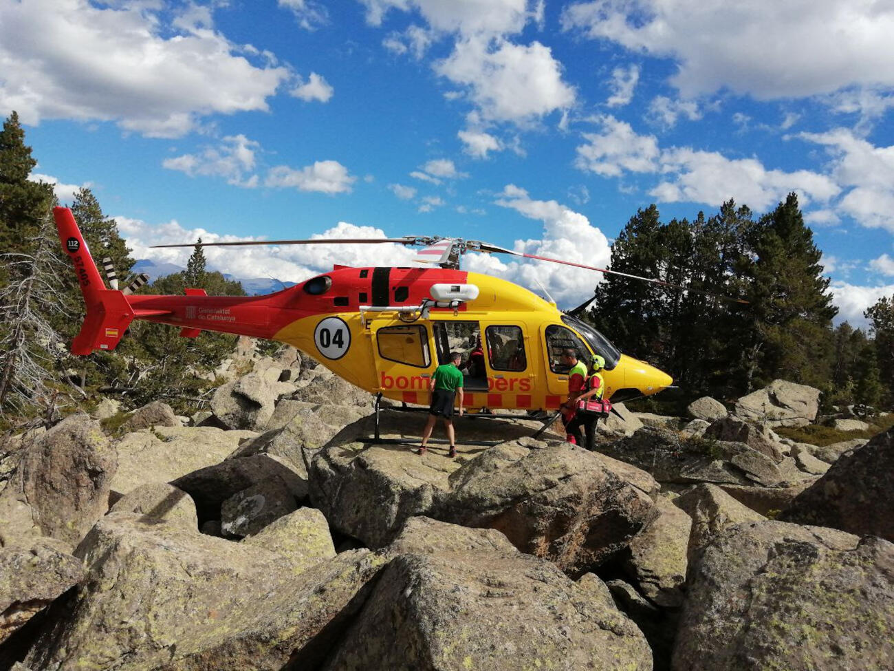 Imatge d'arxiu d'un helicòpter de rescat al Pirineu