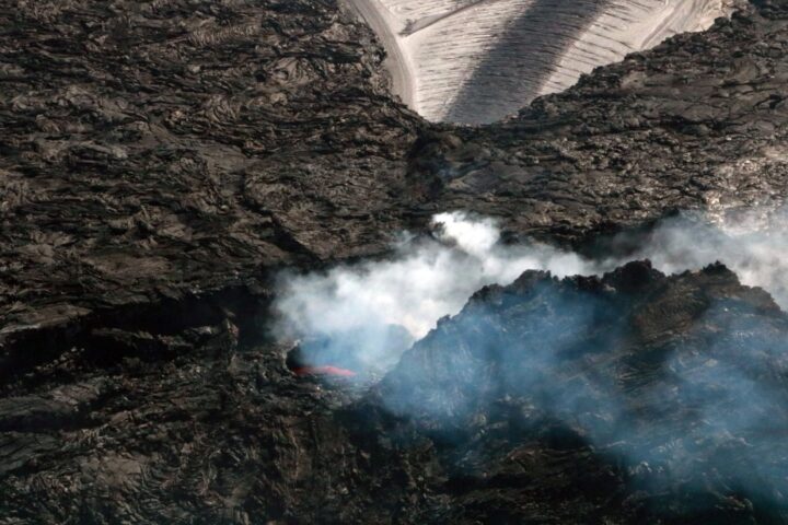 Esclata el volcà més gran del món
