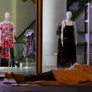 Les complicitats entre el govern espanyol i l’empresa madrilenya que gestionarà el sensellarisme a Barcelona