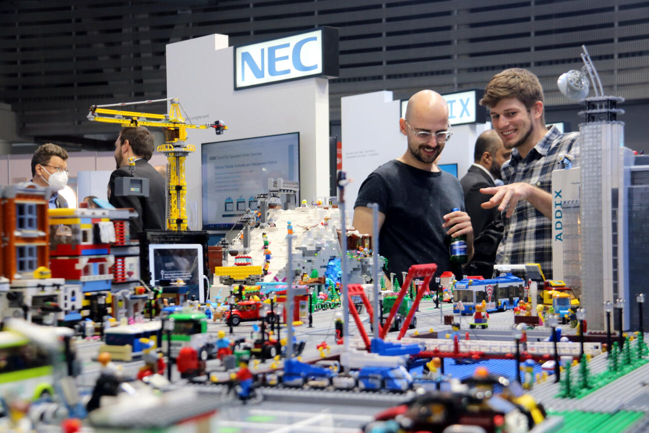 A model city made out of Lego at the Smart City Expo World Congress 2022 / Miquel Vera - Jordi Bataller