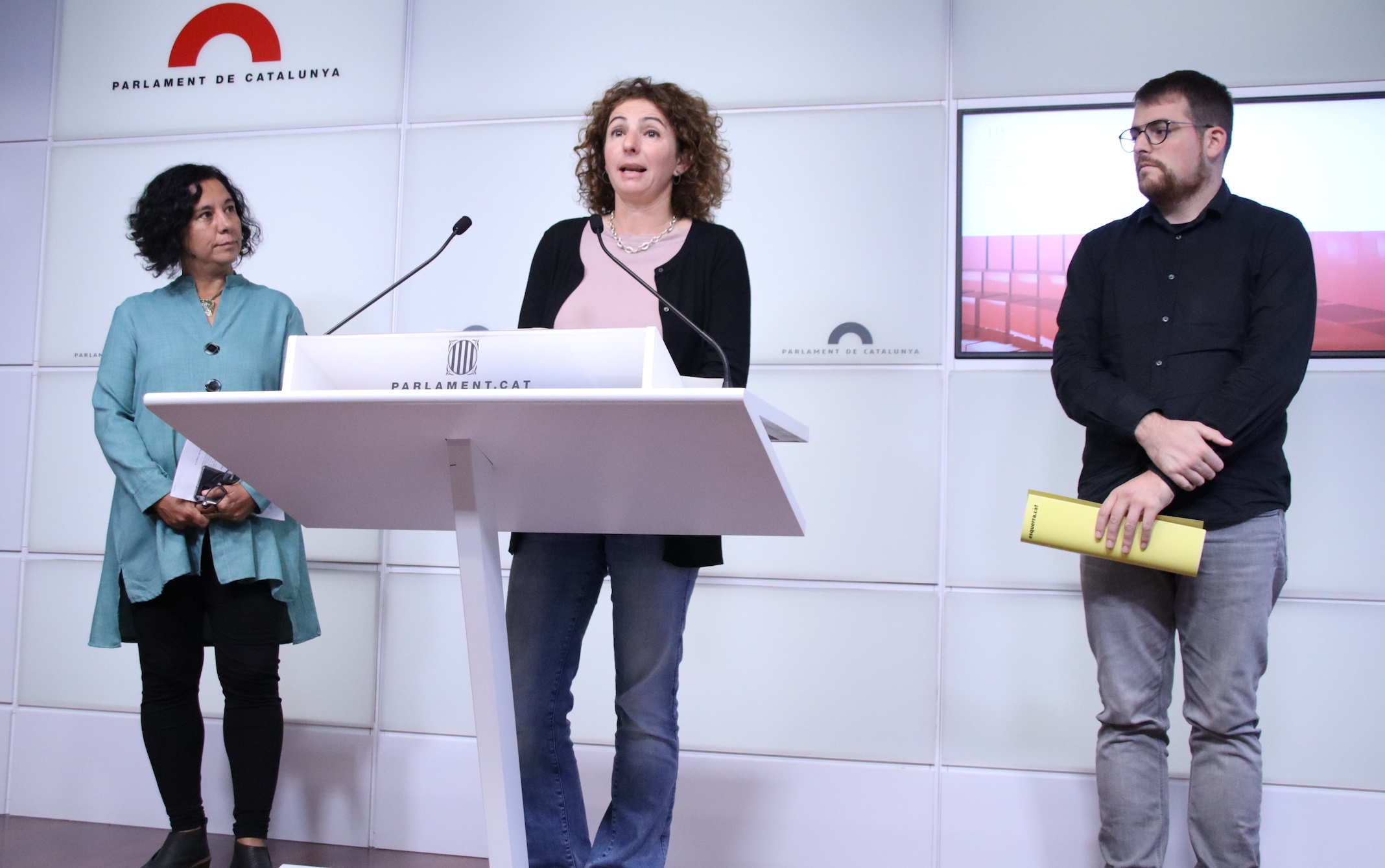 Representants dels partits en un moment de la conferència de premsa (fotografia: ACN/Silvia Jardí)