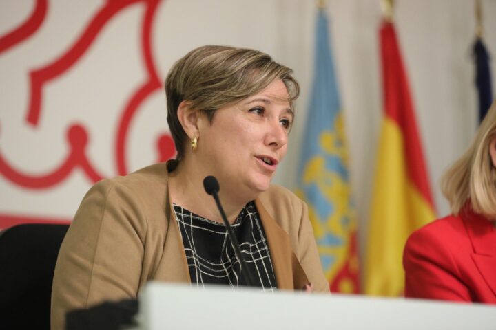 La consellera Raquel Tamarit durant la presentació de l'acord