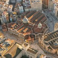 València és la millor ciutat del món per a viure-hi i Barcelona la catorzena