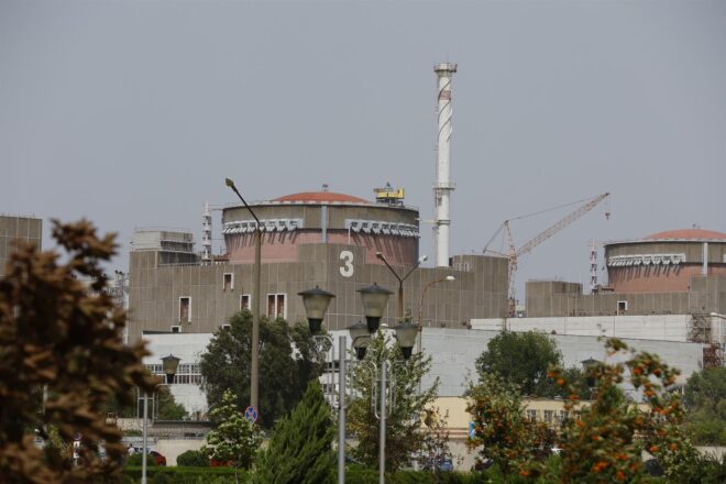 Rússia denuncia que un atac ucraïnès ha causat un incendi a la central nuclear de Zaporíjia