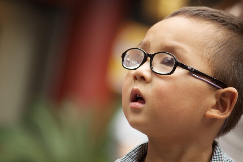Els experts alerten d’una epidèmia de miopia infantil: en una dècada ho podria ser un 70% dels nens