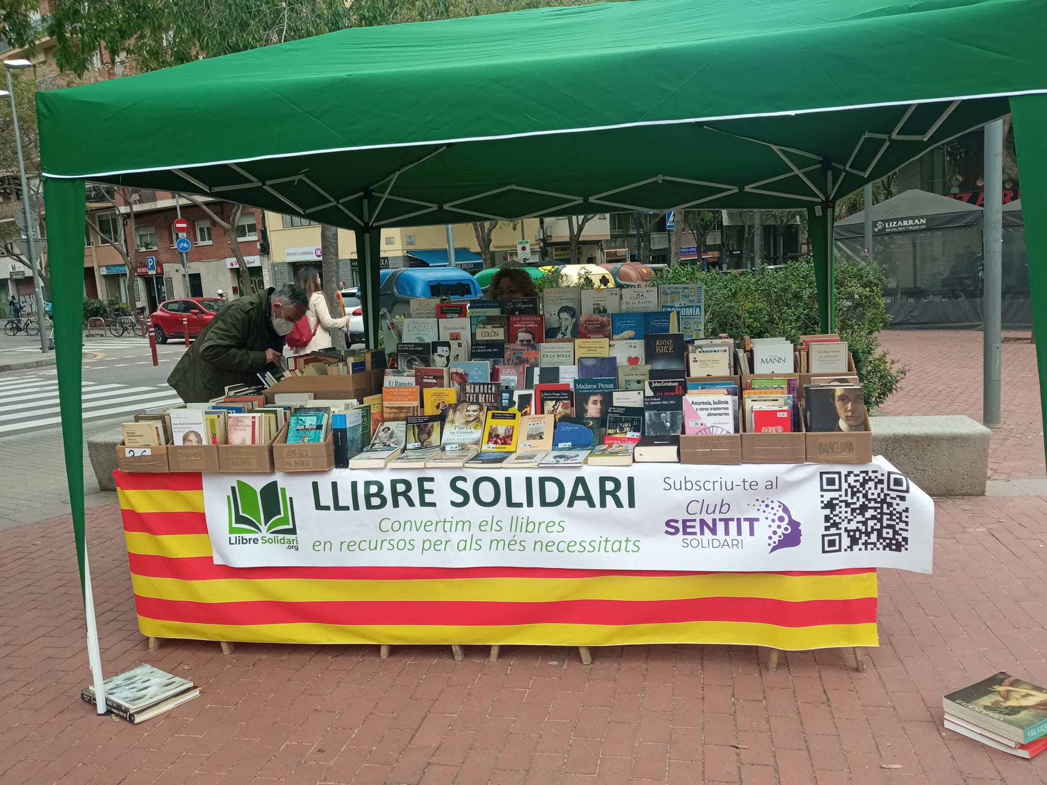 Una parada de l'associació (fotografia: Llibre Solidari).