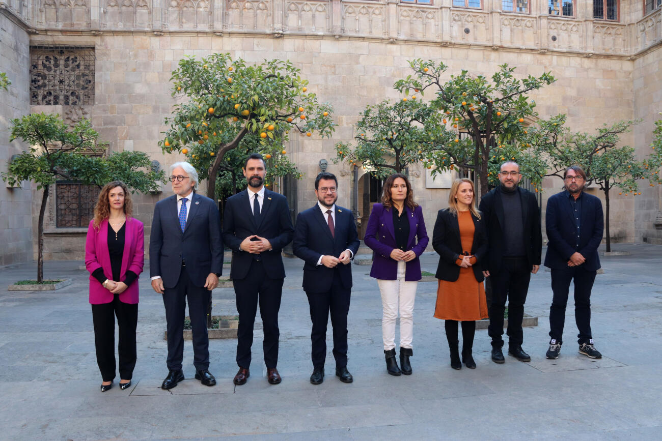 Foto de família del Consell del Diàleg Social, on ha participat el president de la Generalitat, Pere Argonès (fotografia: ACN/Maria Asmarat).