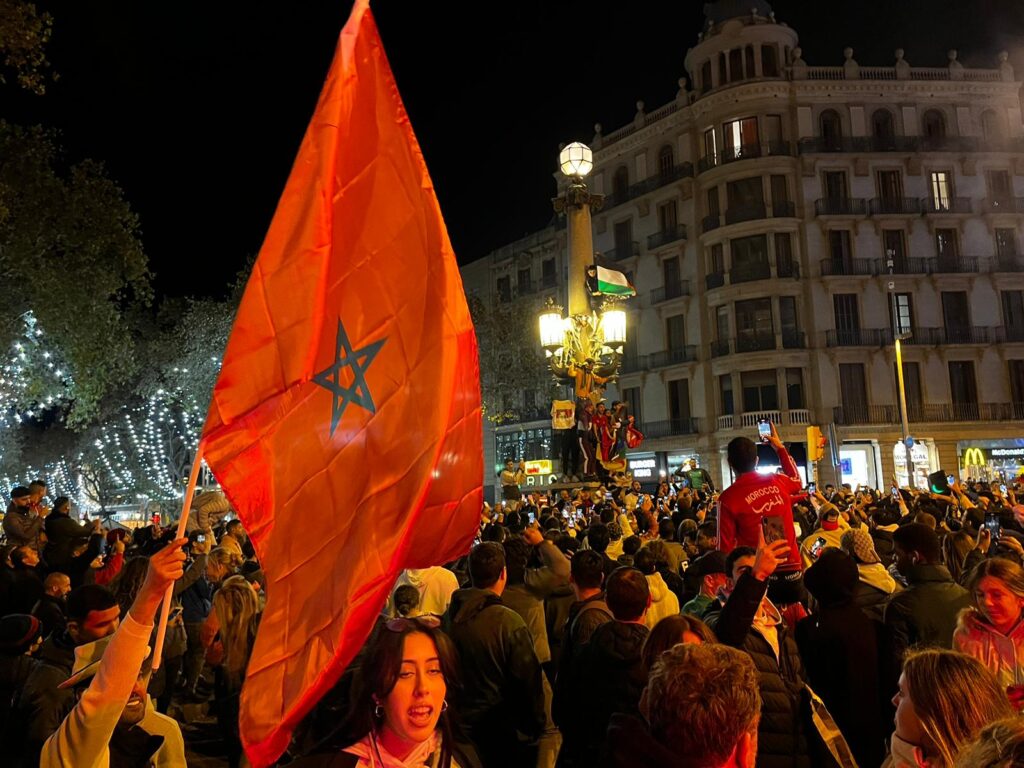 [VÍDEOS] Celebració eufòrica a Barcelona i València per la gesta històrica del Marroc al Mundial