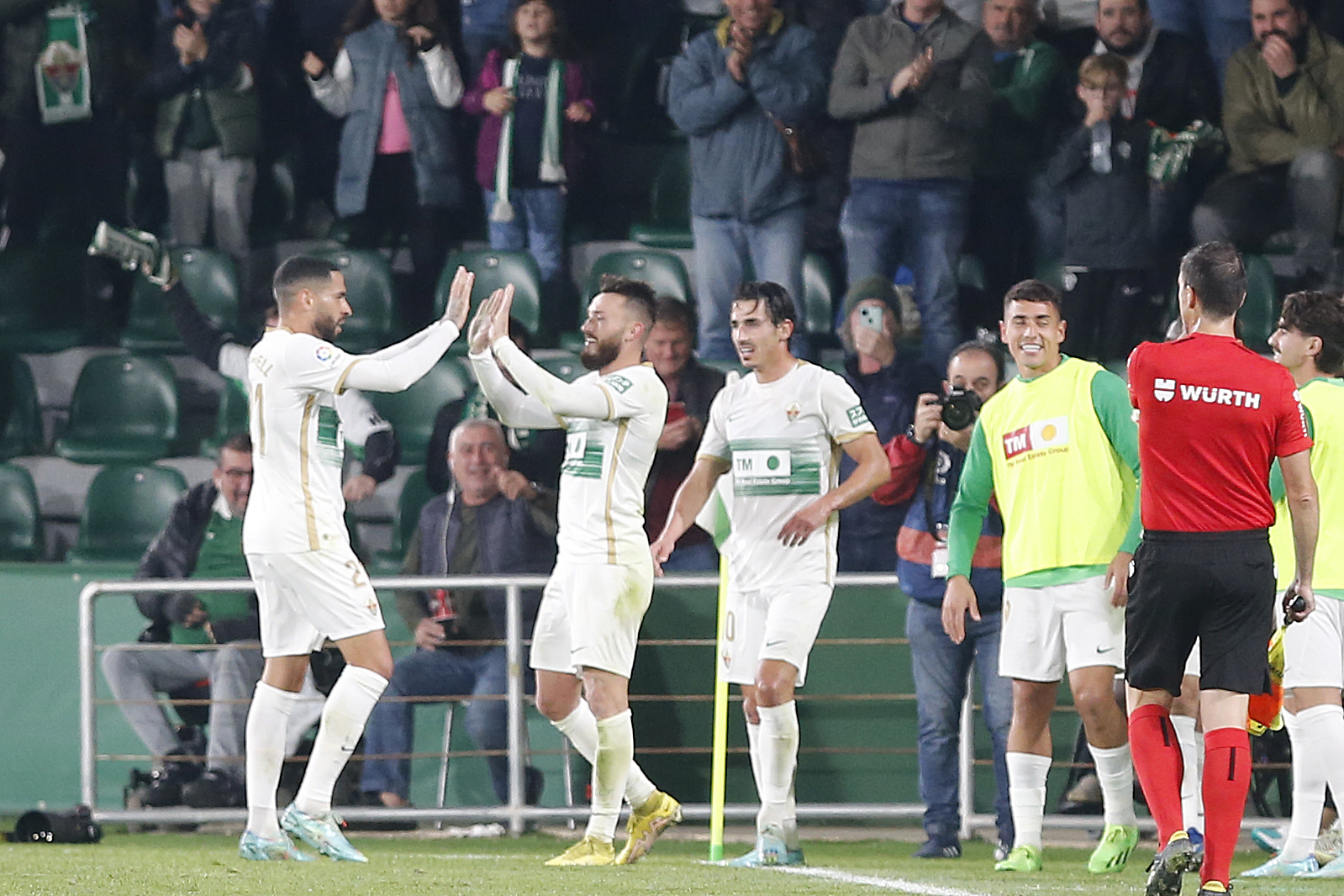 Partit amistòs de l'Elx FC contra el Leeds United. (fotografia: EFE/ Manuel Lorenzo)