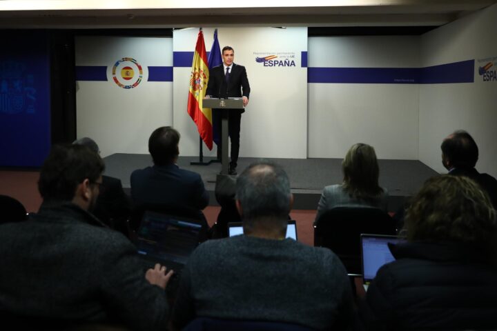Pedro Sánchez durant la conferència de premsa a Brussel·les