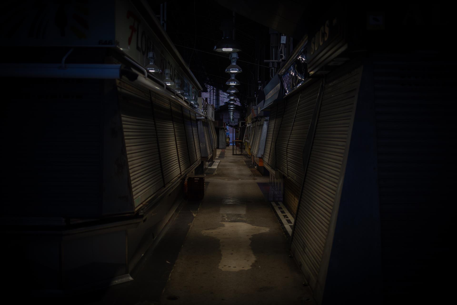 Locals tancats a Barcelona (fotografia: Europa Press).