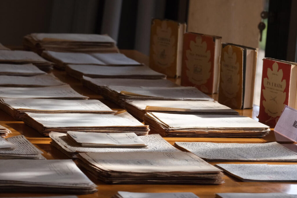 Sis mil quartilles manuscrites de Josep Pla a disposició dels estudiosos