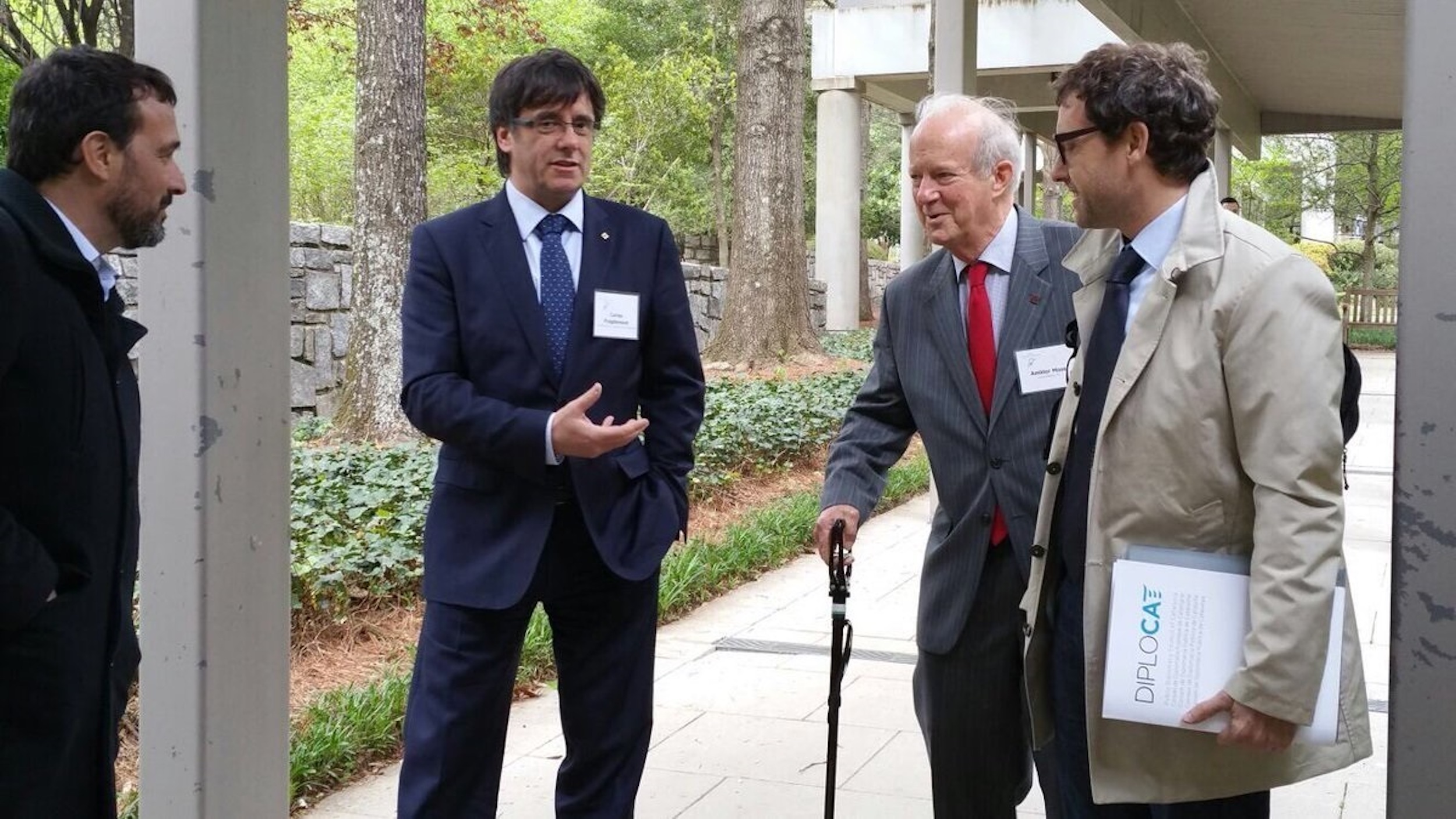 Carles Puigdemont, Ambler Moss i Albert Royo en el Carter Center d'Atlanta