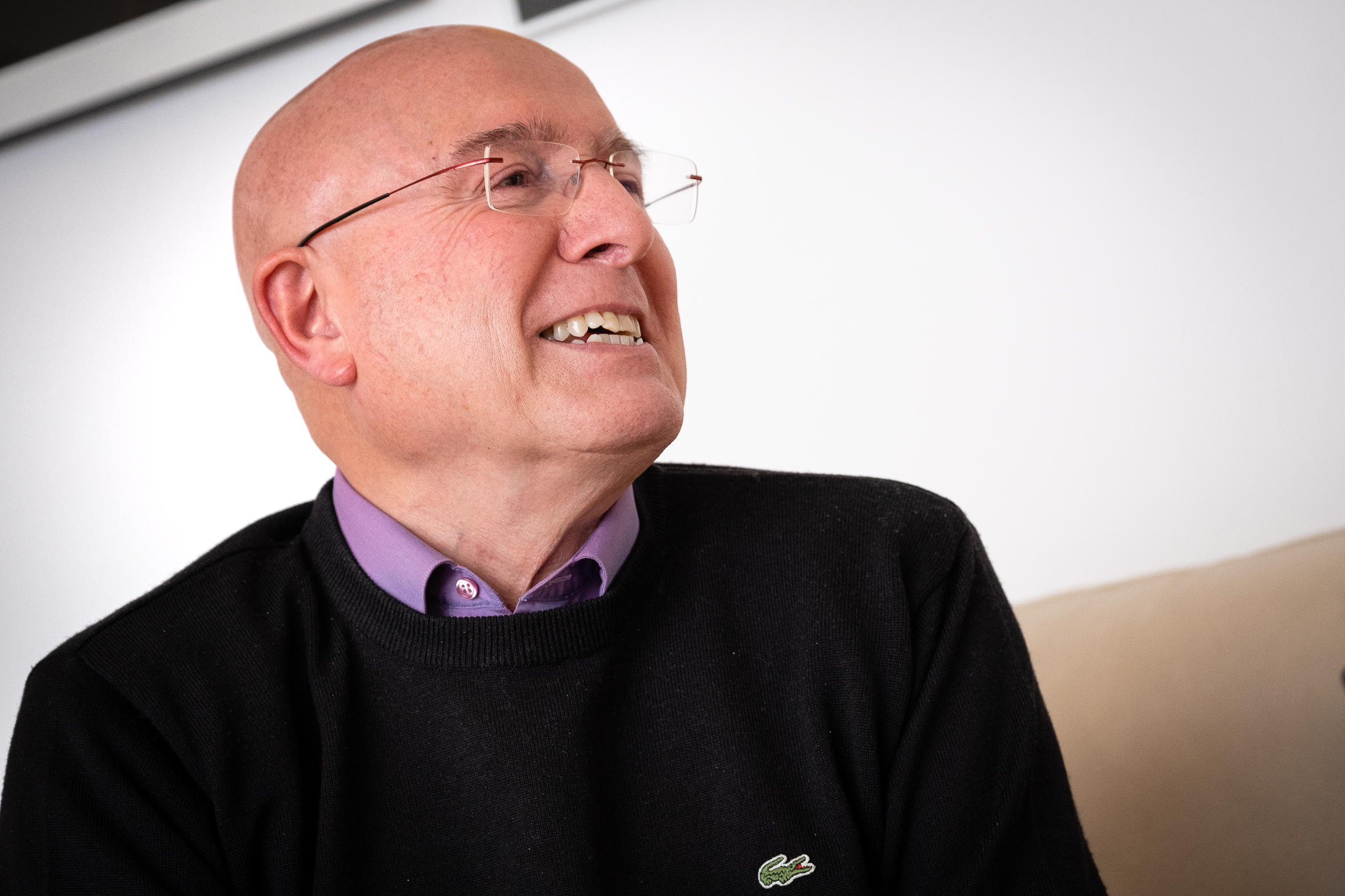 Joan Manuel Tresserras, a casa seva, una de Les Cases del Sert que es troben dins el campus de la UAB (Foto: Adiva Koenigsberg)