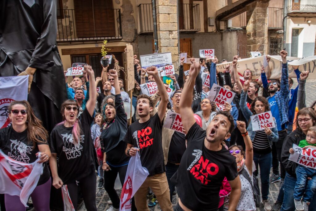 Les entitats recullen 14.421 al·legacions contra la línia de molt alta tensió entre l’Aragó i el Camp de Tarragona