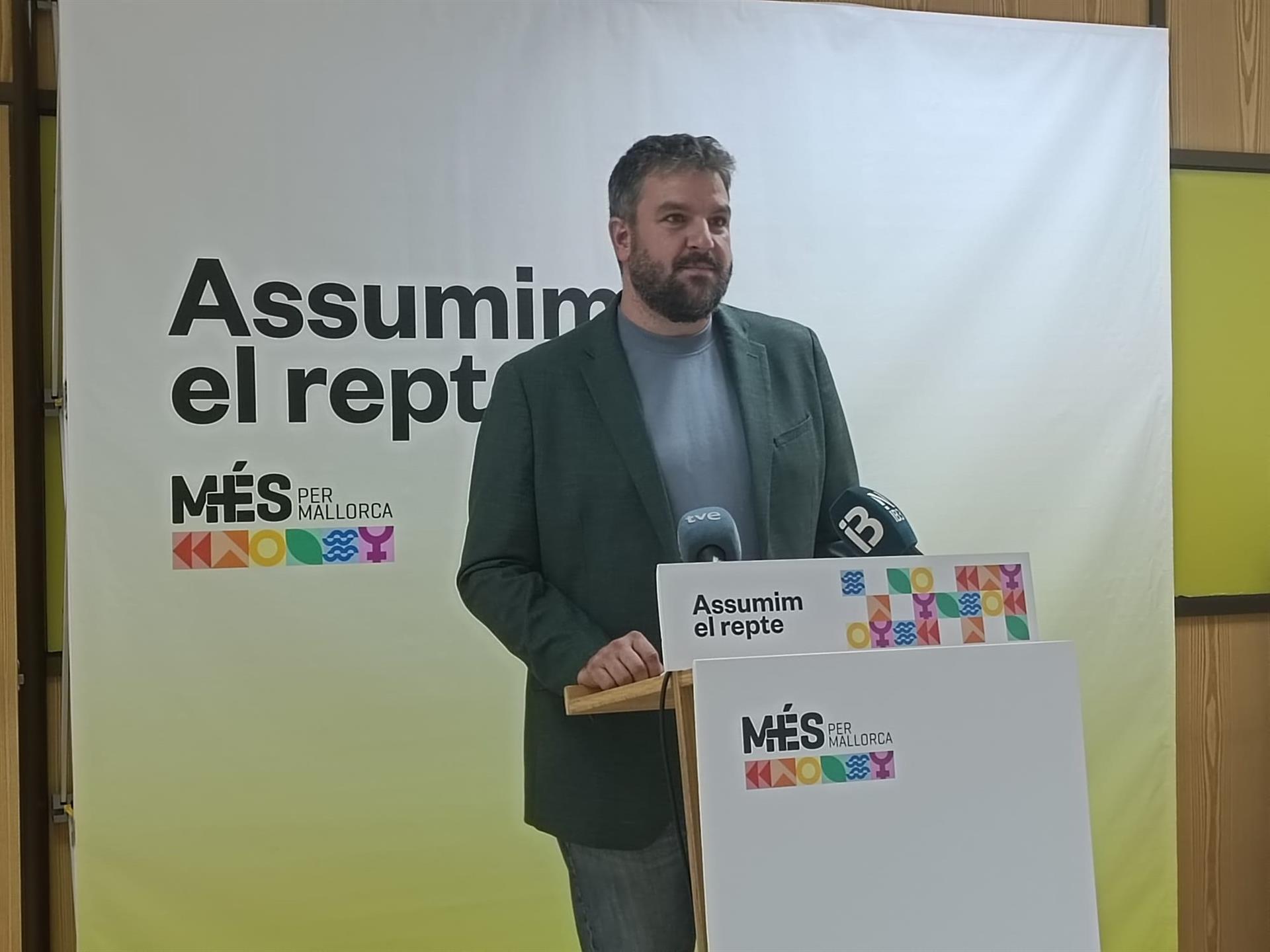 El coordinador general de MÉS per Mallorca, Lluís Apesteguia, en una conferència de premsa a la seu de la formació (fotografia: Europa Press).