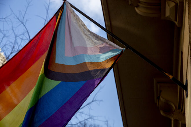 Compromís i PSPV demanen a Catalá de reprendre el diàleg amb entitats LGBT per als Gai Games