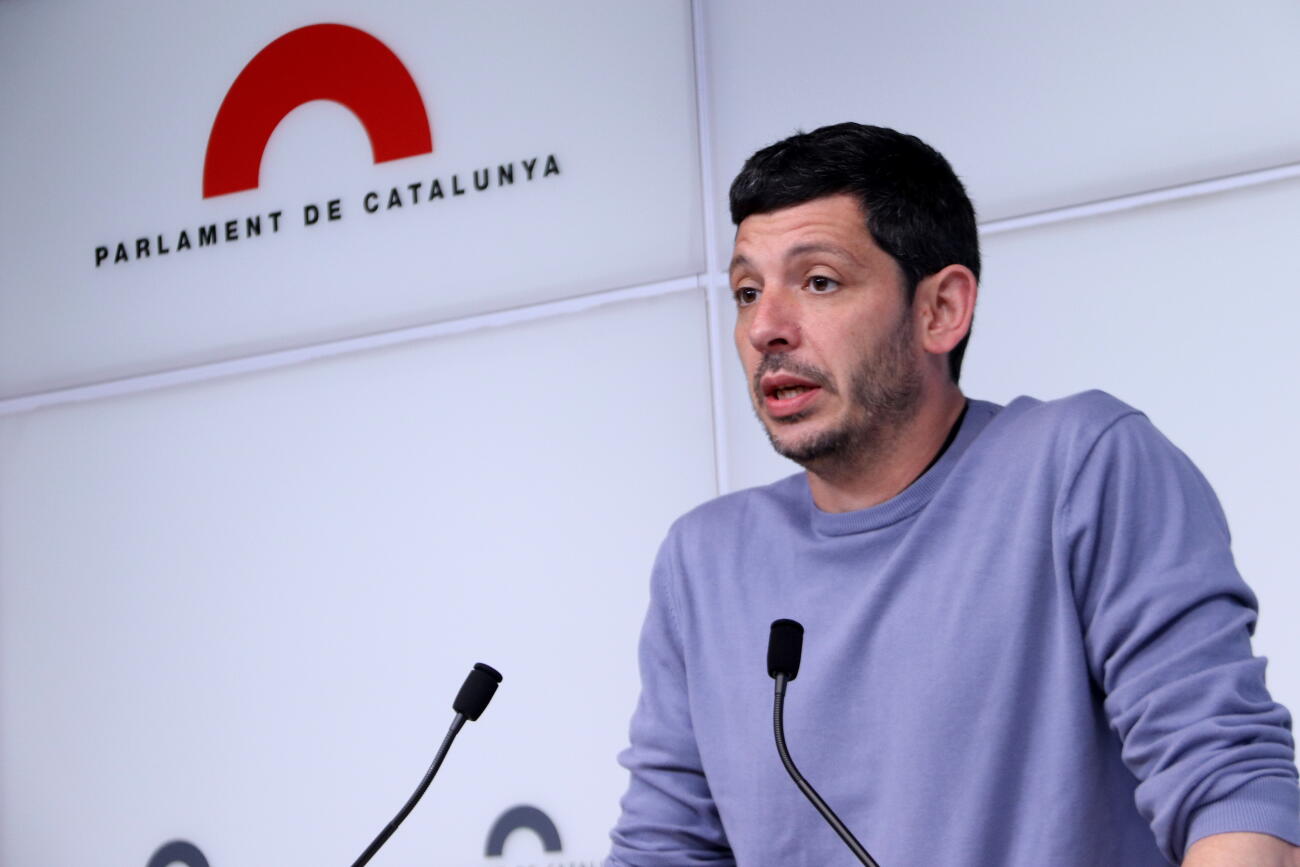 El diputat de la CUP al parlament Xavier Pellicer en una conferència de premsa