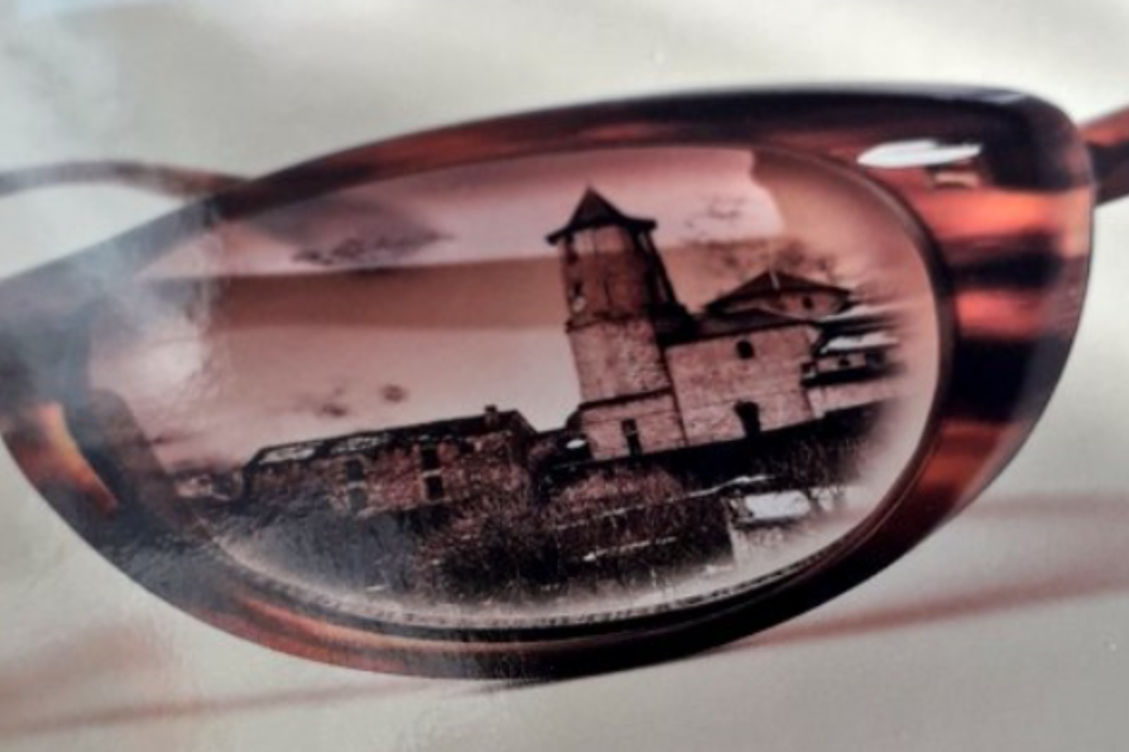 Viure en el dubte, en la imaginació encotillada, potser era millor.