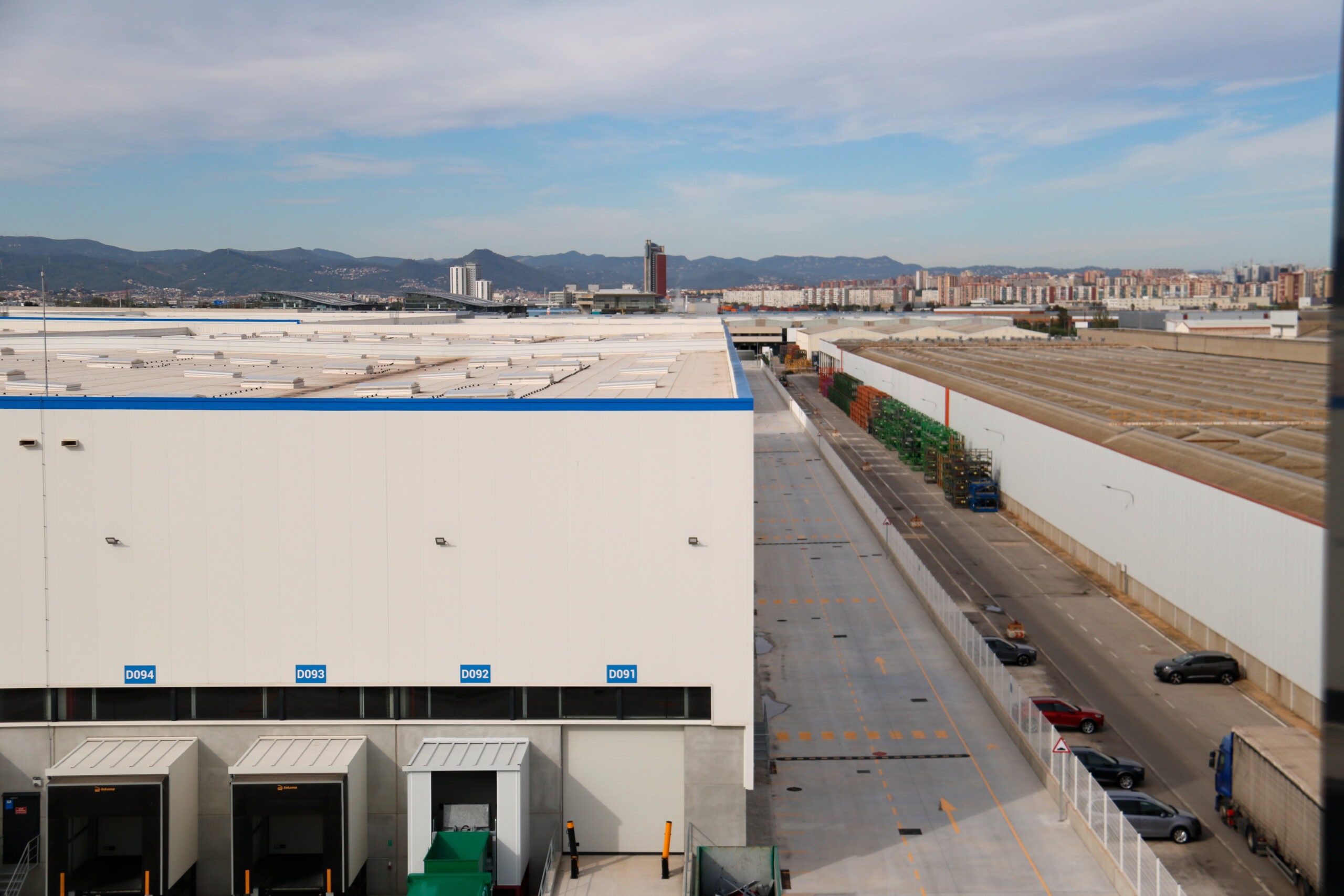 Pla aeri d'uns quants polígons de la Zona Franca de Barcelona (fotografia: ACN/Blanca Blay).