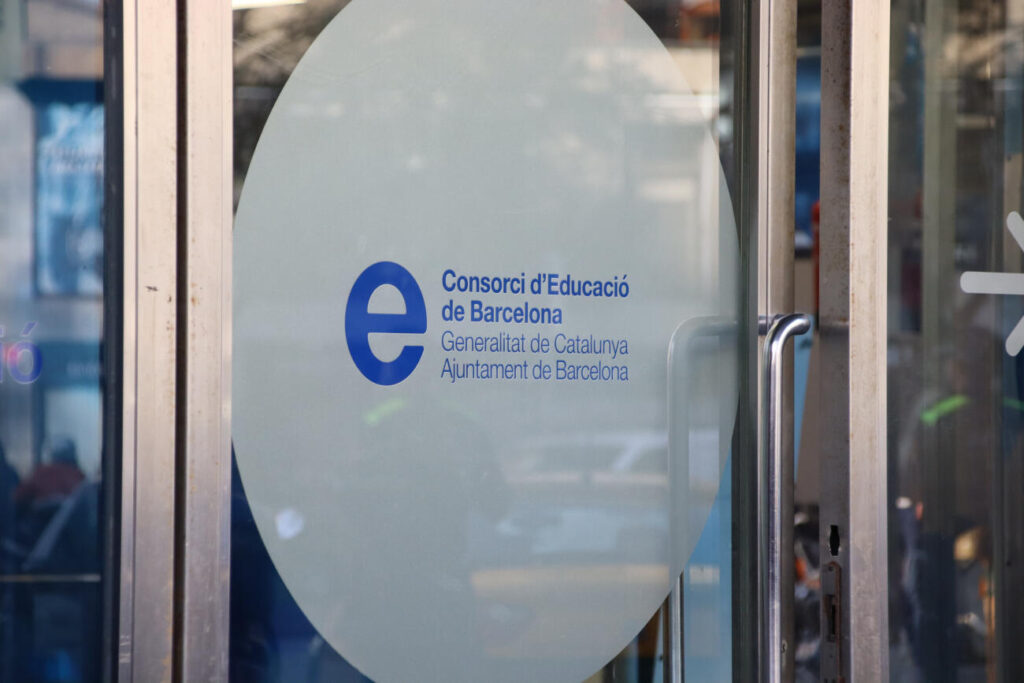 143 alumnes d’ESO fan cursos intensius de català a Barcelona per donar continuïtat a les aules d’acollida accelerada