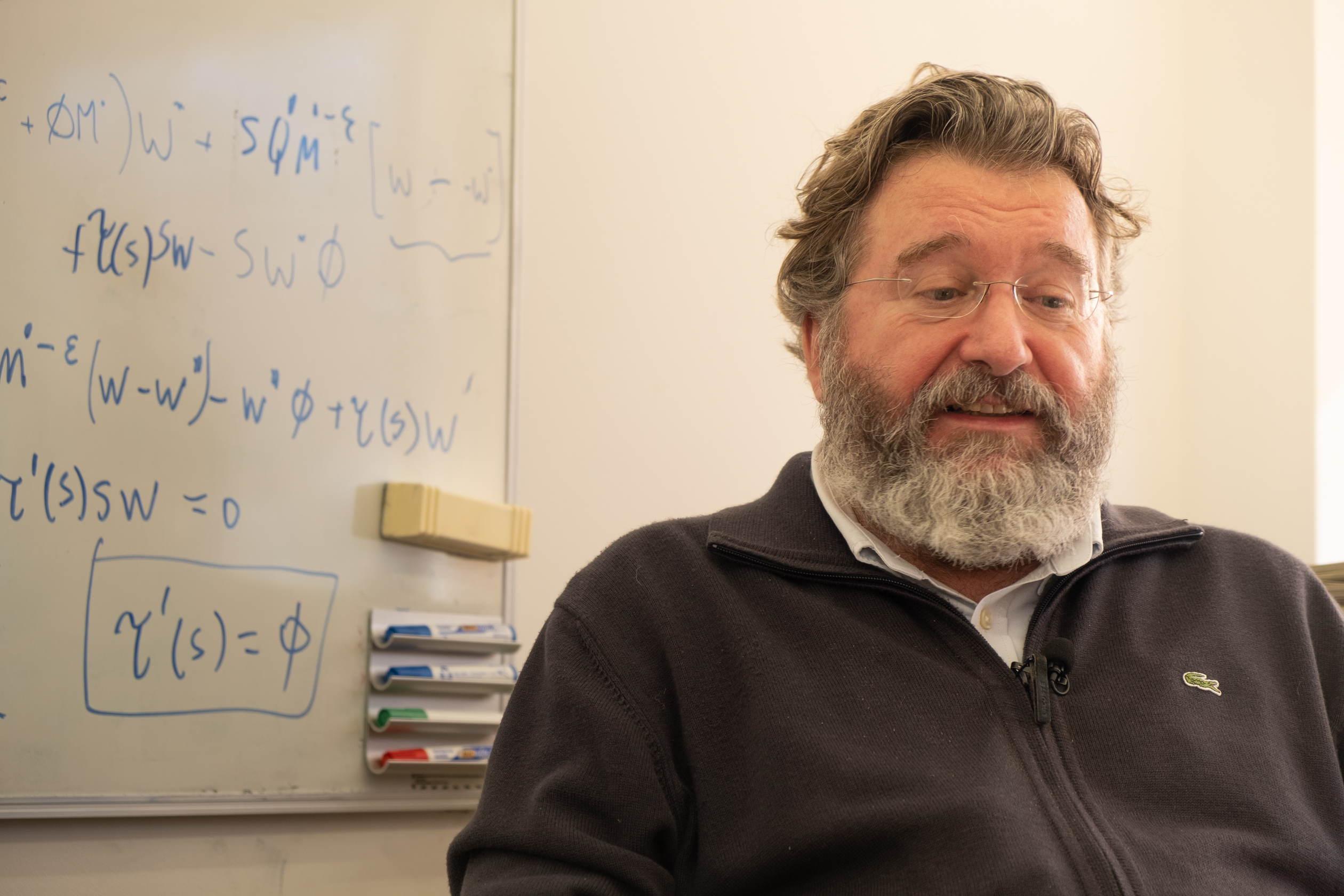 Jaume Ventura, dijous al seu despatx del CREI (Fotografia: Adiva Koenigsberg)